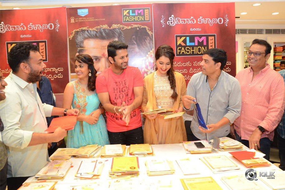 Srinivasa-Kalyanam-Team-at-KLM-Fashion-Mall